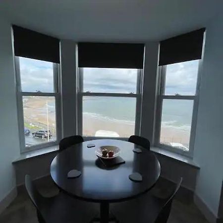 Superb 2 Bedroom Sea View Flat Scarborough Exterior photo